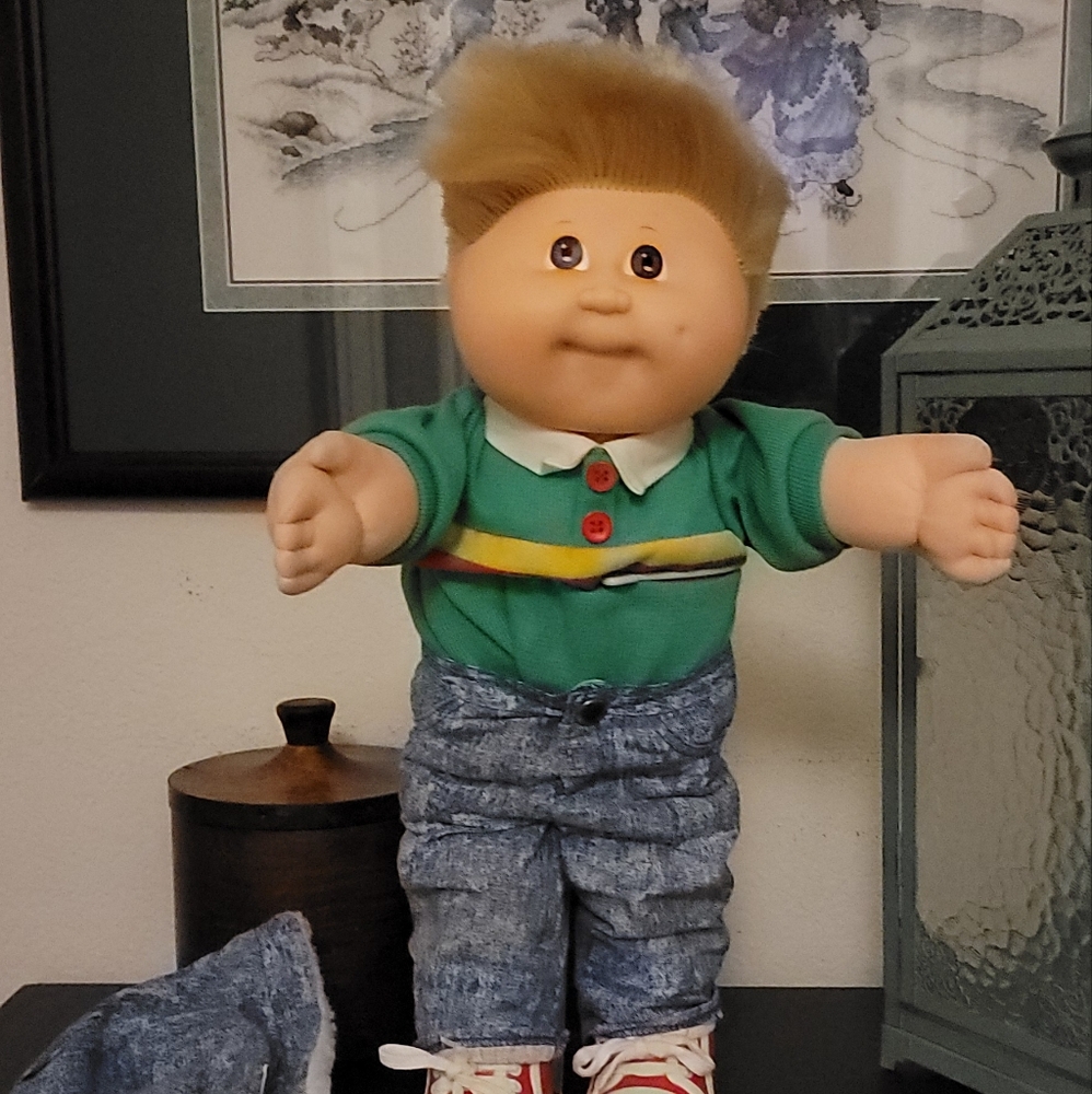 Sweet hm 3 Designer line cabbage patch kiddo! Wearing a htf Jean jacket outfit.